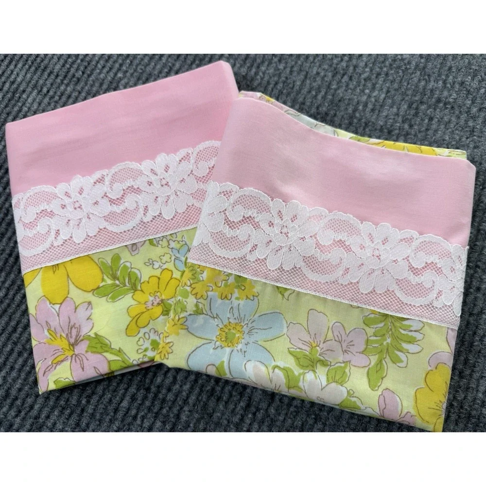 Vintage Floral Pillowcases Pink Lace Standard 42x36 Pair USA Cottagecore 1970s